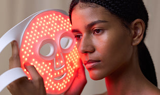 Reducing wrinkles with red light therapy: A woman’s skincare essential.
